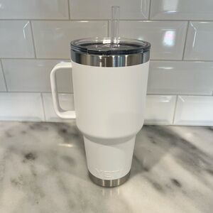 YETI 35 oz. Rambler Mug with Straw Lid